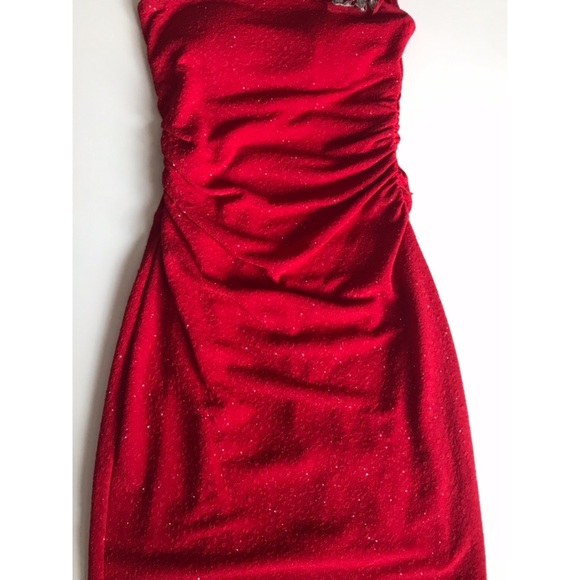 RED BODYCON • SPARKLY MINI DRESS - Picture 4 of 8